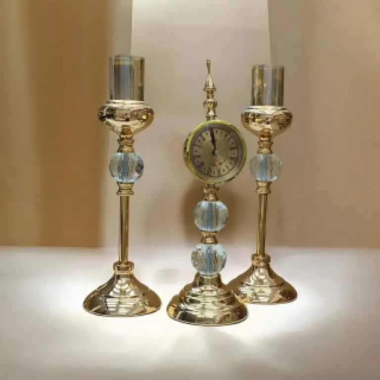 Ensemble Décoratif Doré avec Horloge et Chandeliers Cristal