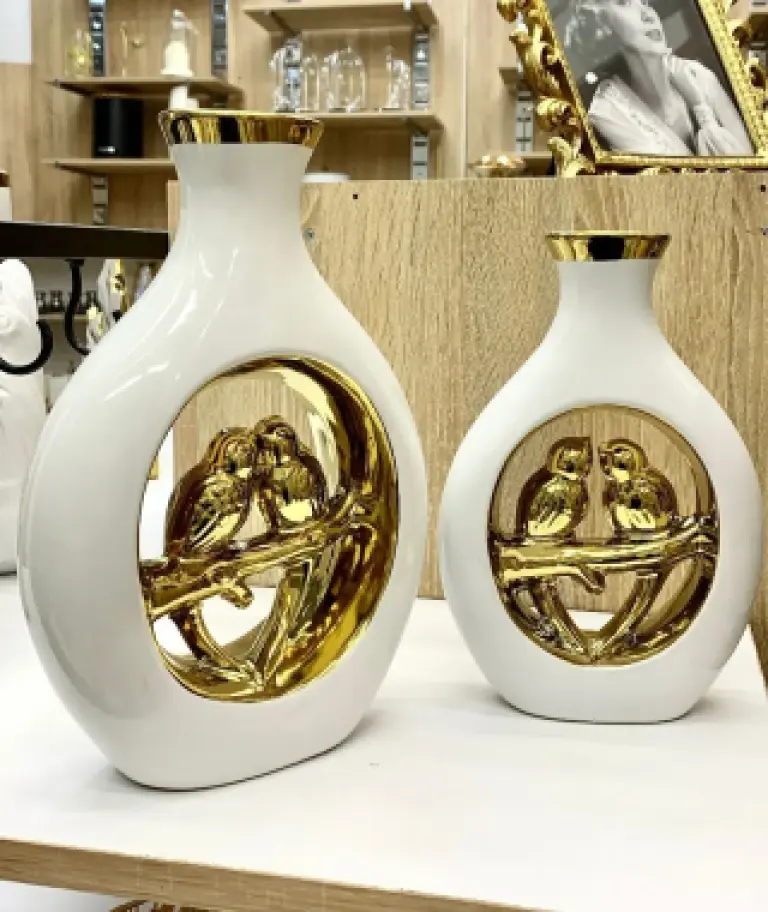 Vase décoratif blanc et doré – Couple d’oiseaux élégant