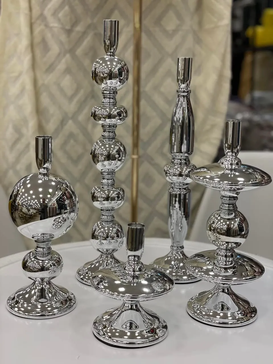 Set 5 Bougeoirs en Acier Inoxydable Argenté Chromé