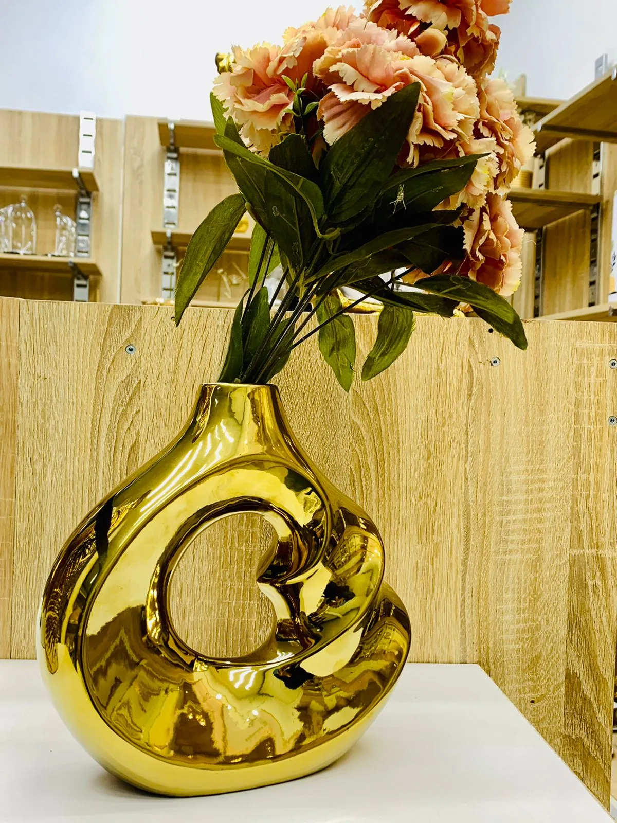 Vase décoratif doré moderne – Design artistique luxe