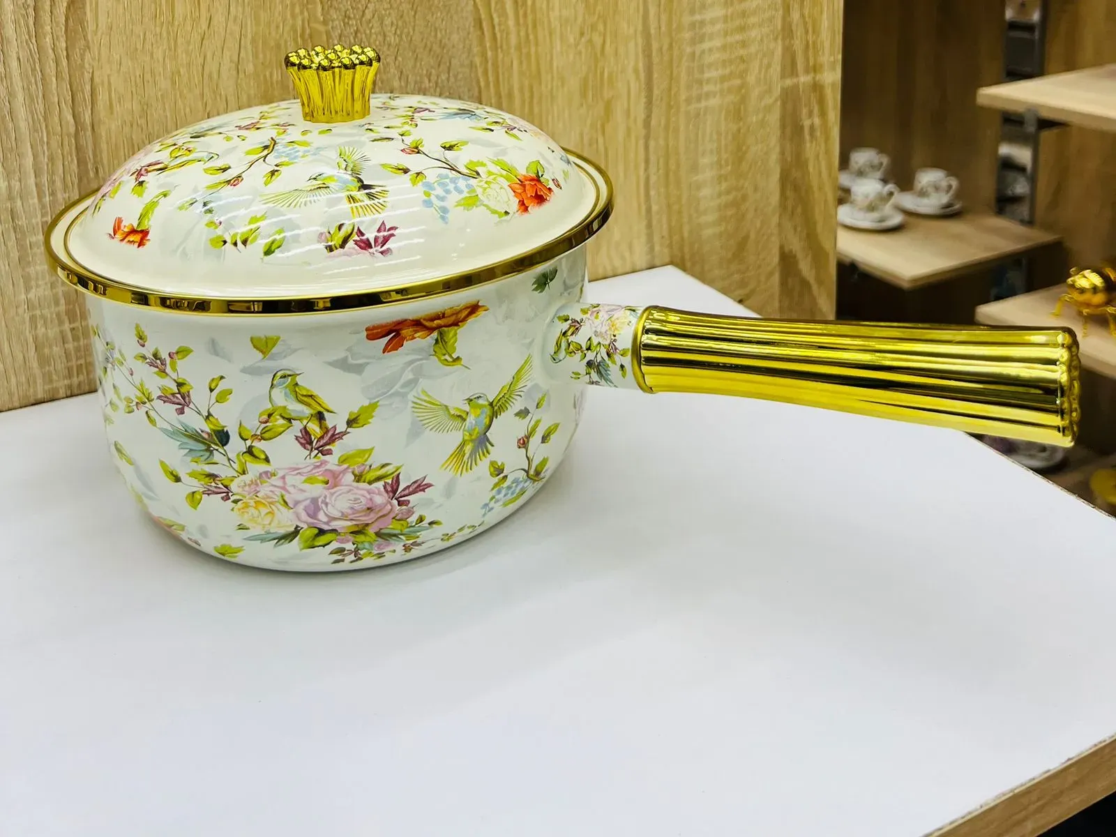 Casserole en Émail Avec Manche Doré 2.5L