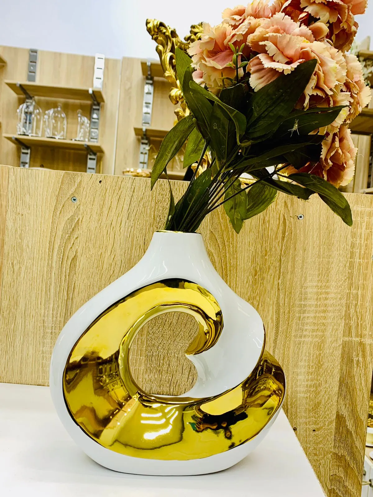 Vase Design Contemporain Blanc et Or - Modèle Hélice