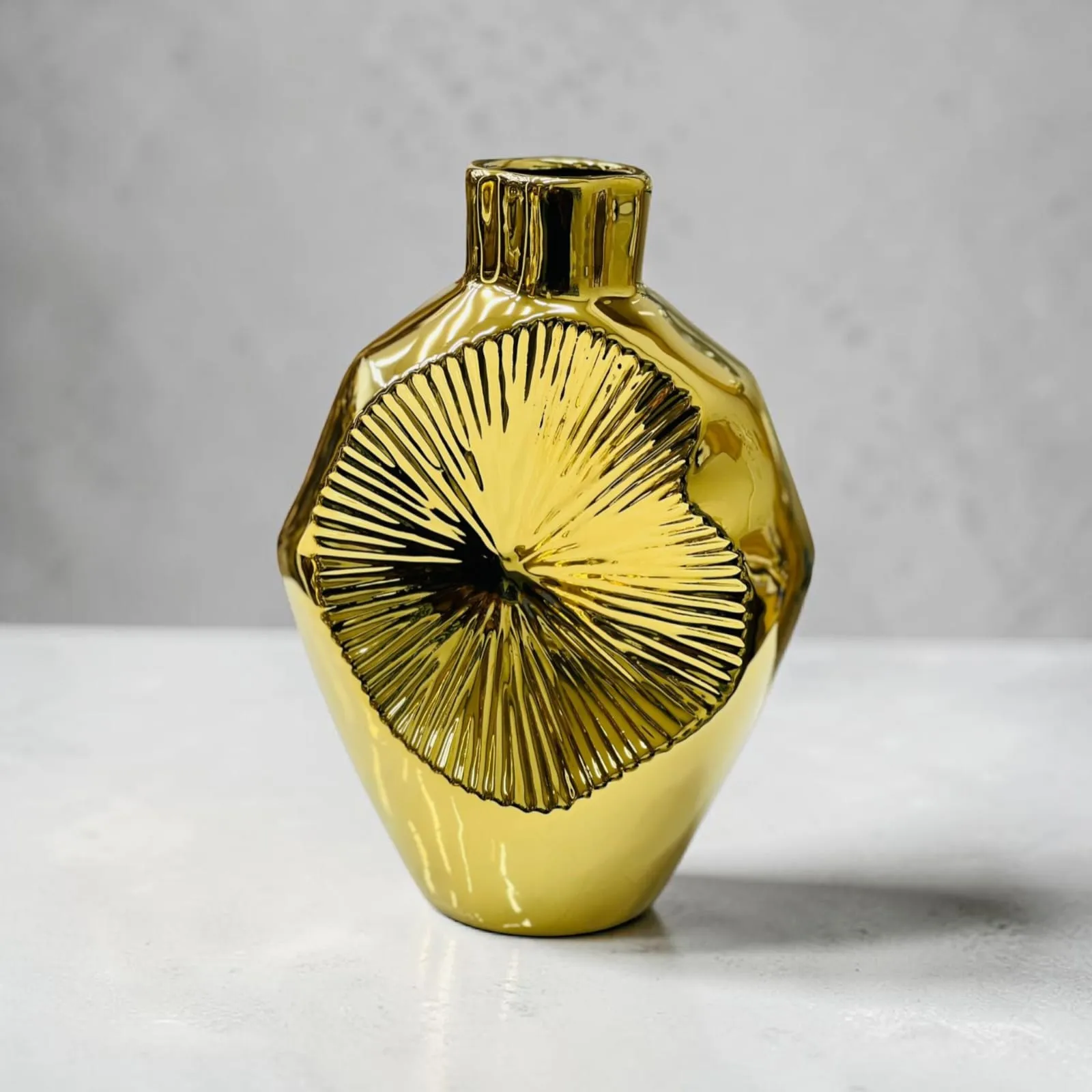 Vase Gold – Céramique Dorée Bulbe