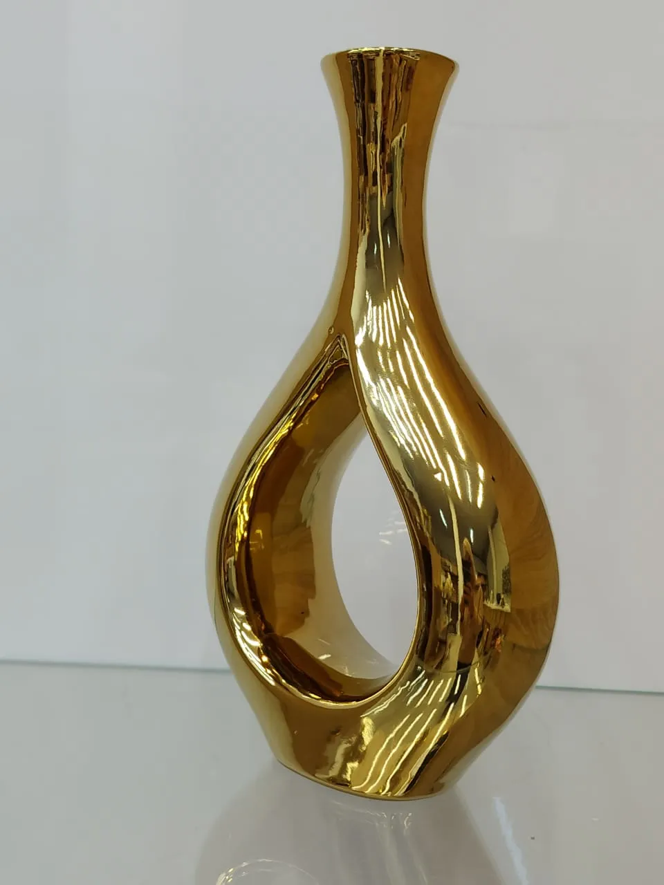 Vase Céramique Doré V1 – Forme Infini Torsadée - image 2