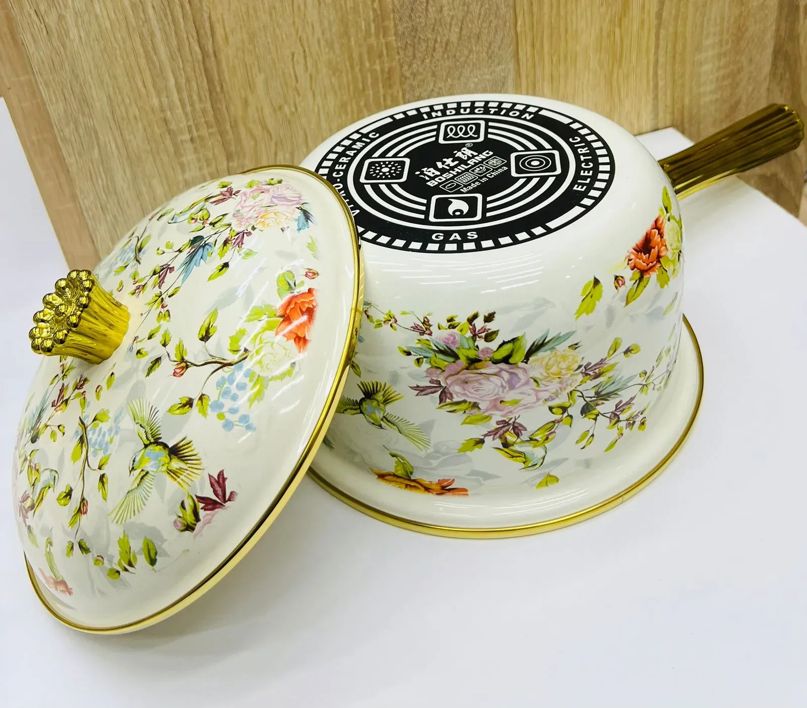 Casserole en Émail Avec Manche Doré 2.5L - image 4