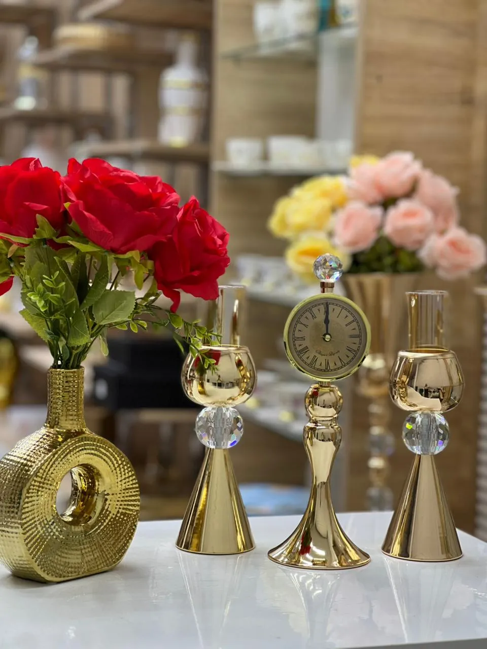 Ensemble Luxe Doré avec Horloge et Bougeoirs Cristal - image 2